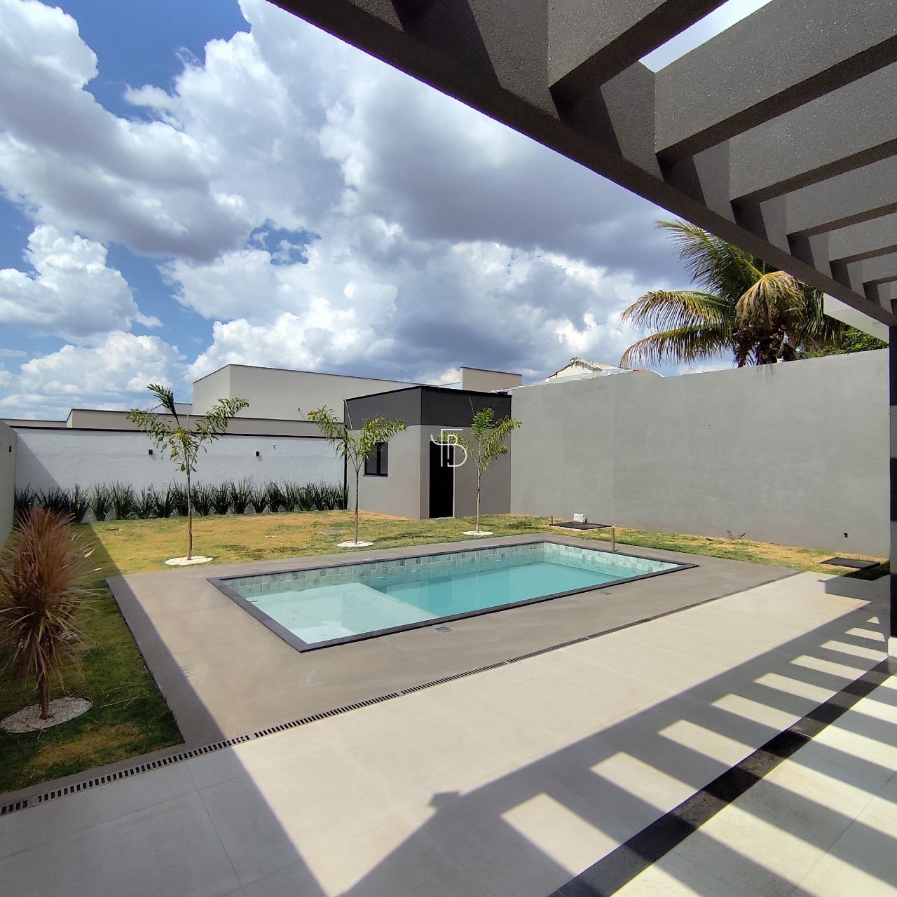 Casa de alto padrão com 4 suítes e piscina aquecida, foto 3