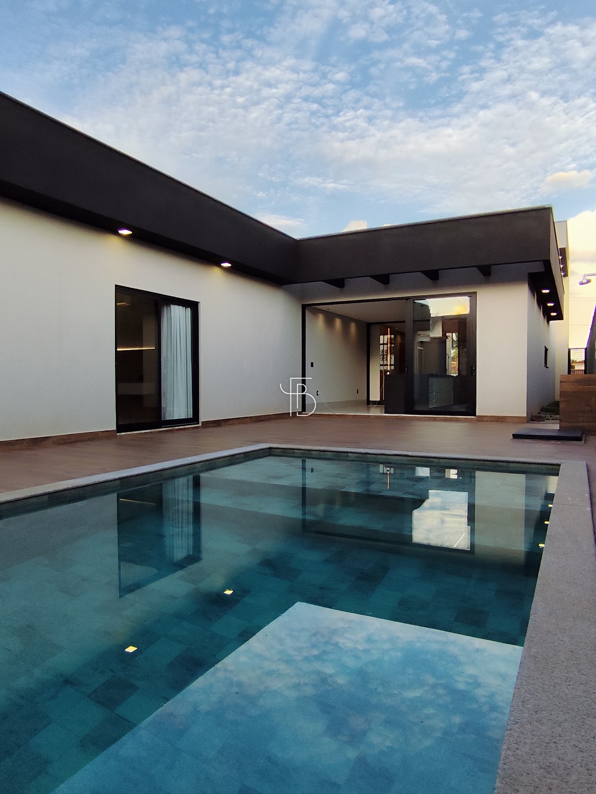 Casa contemporânea com 3 suítes, home office e piscina aquecida em condomínio fechado, foto 20